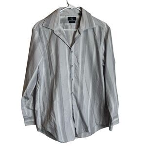 Calvin Klein Slim Fit Non Iron Button Down Shirt size Large